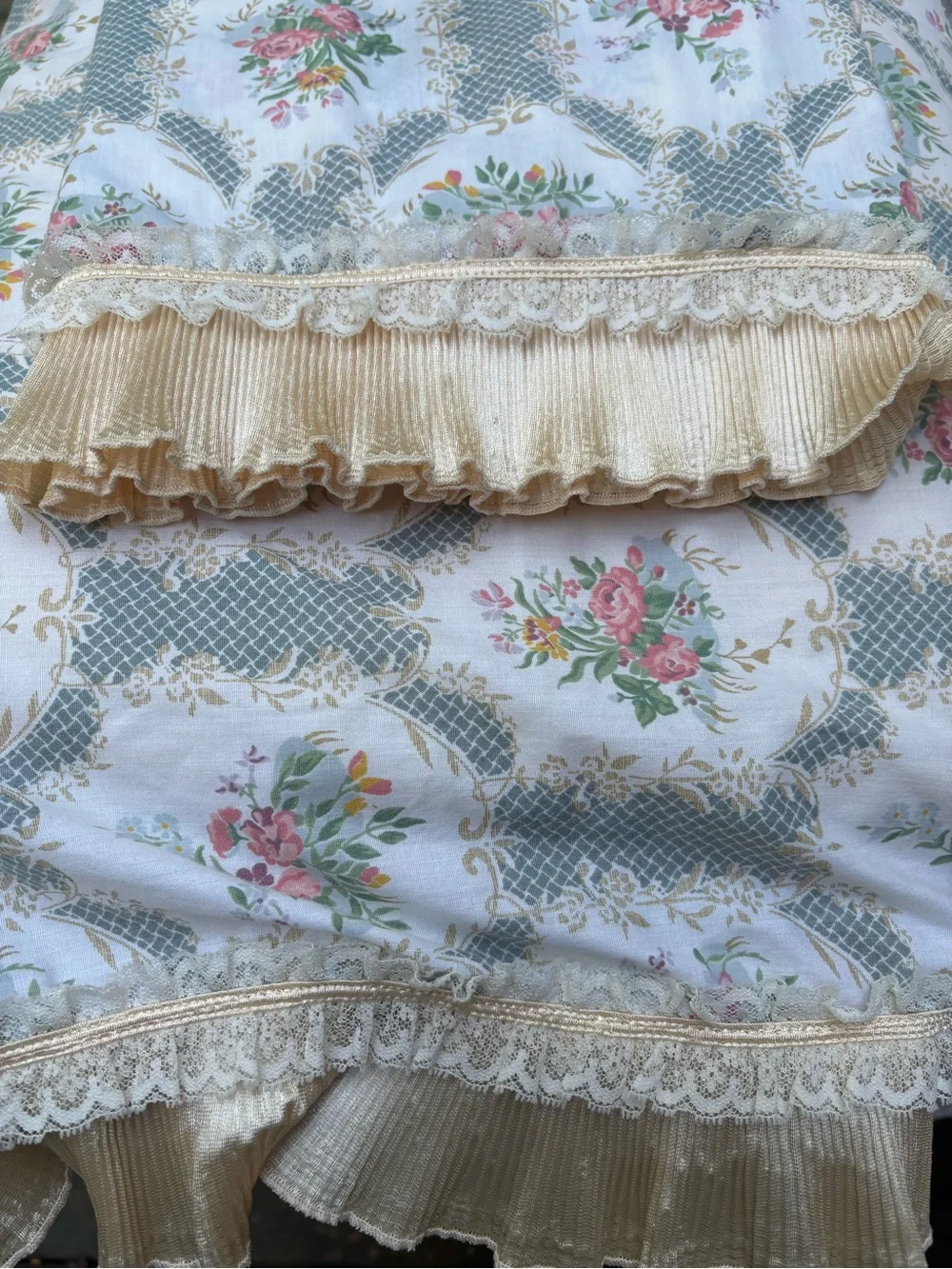Victorian Set of 2 Pillow Cases/Shames  King with lace and ruffles